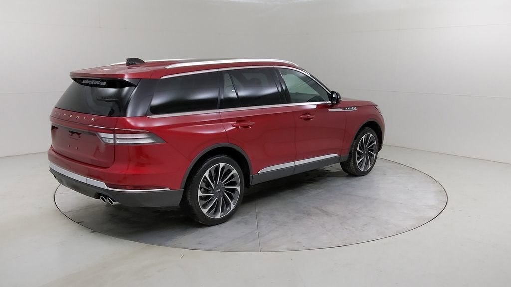 Used 2025 Lincoln Aviator Reserve w/ Equipment Group 201A image 13