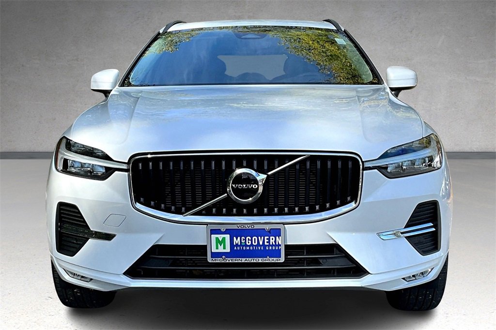 Certified 2022 Volvo XC60 B5 Momentum image 2