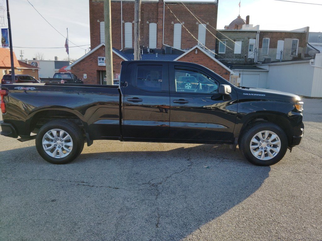 Used 2022 Chevrolet Silverado 1500 Custom image 9