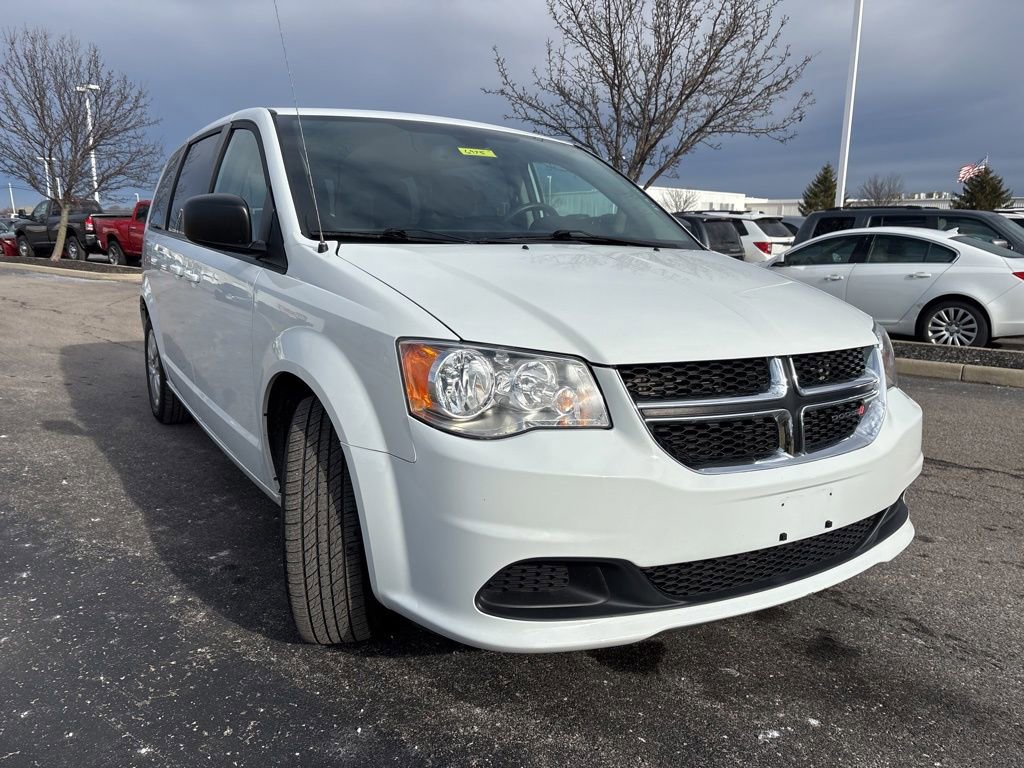 Used 2018 Dodge Grand Caravan SE w/ UConnect Hands-Free Group image 12
