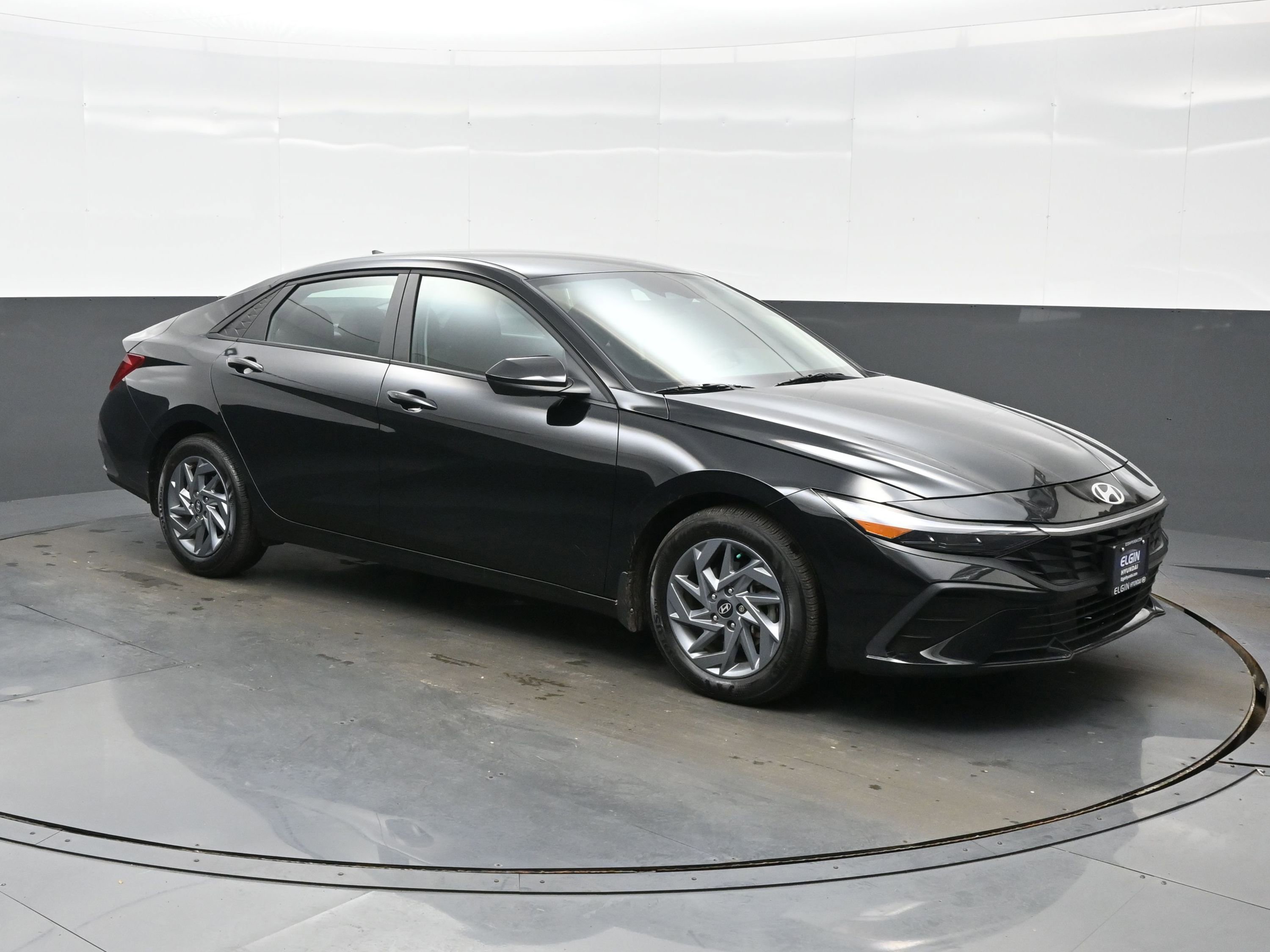 Used 2024 Hyundai Elantra SEL image 8