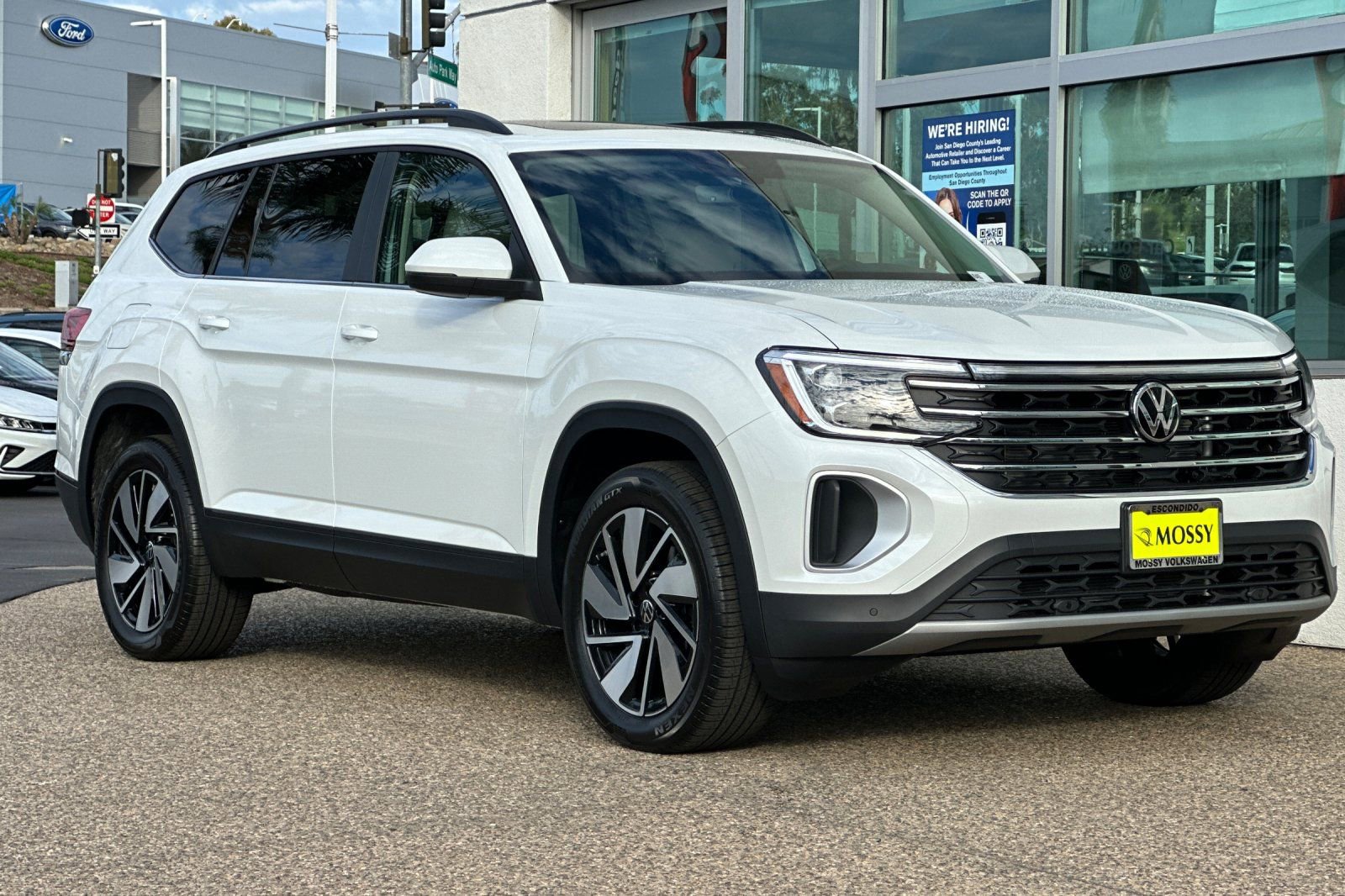 New 2026 Volkswagen Atlas SE image 2