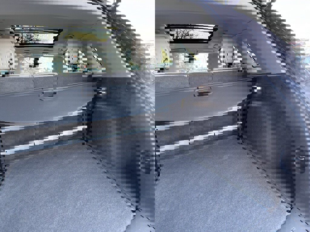 Used 2017 Cadillac XT5 Luxury w/ Driver Awareness Package image 7