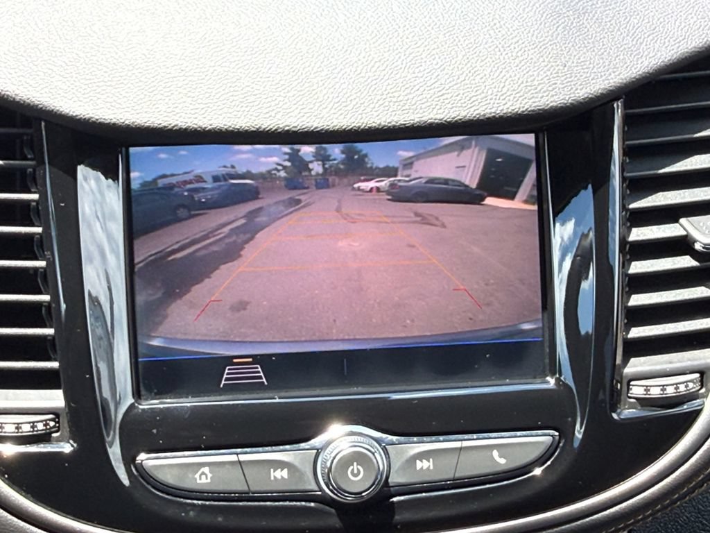 Used 2020 Chevrolet Trax LT w/ Driver Confidence Package FWD image 16