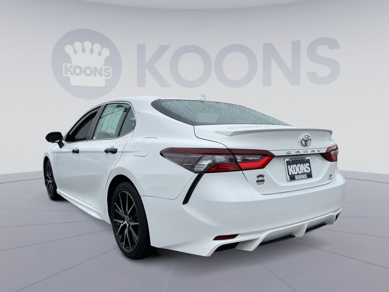 Used 2023 Toyota Camry SE image 4
