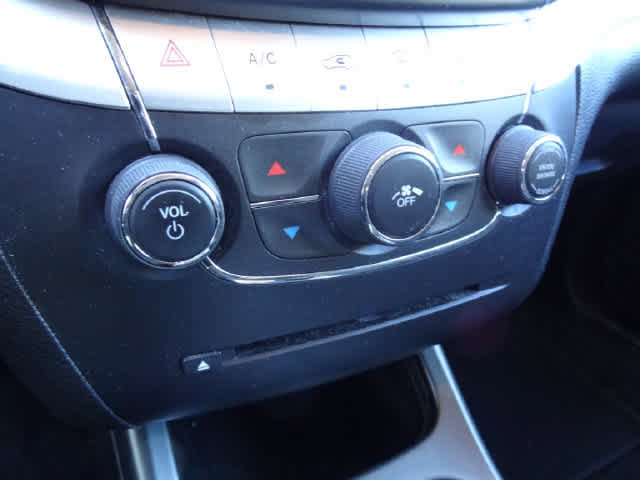 Used 2019 Dodge Journey SE w/ Connectivity Group FWD image 10