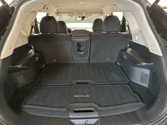 Used 2019 Nissan Rogue SV w/ Premium Package AWD/4WD image 25