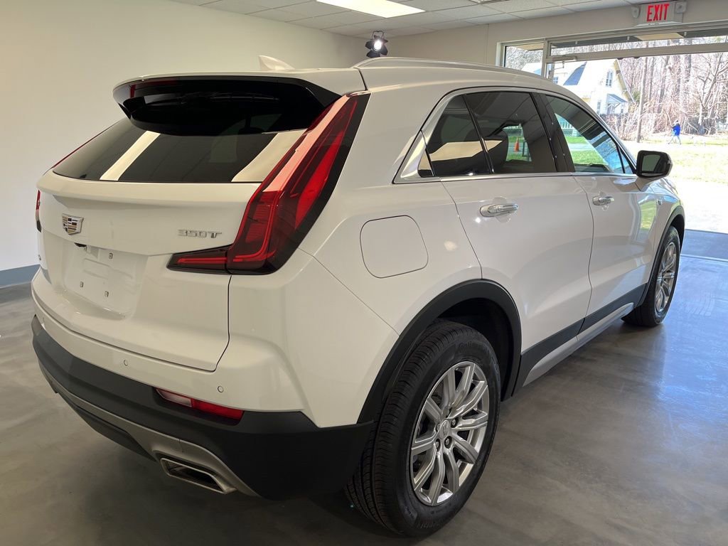 Certified 2023 Cadillac XT4 Premium Luxury image 2