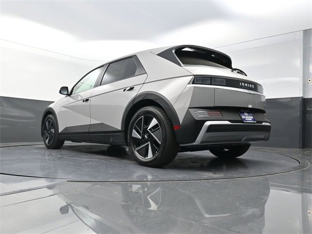 New 2025 Hyundai Ioniq 5 SE image 33