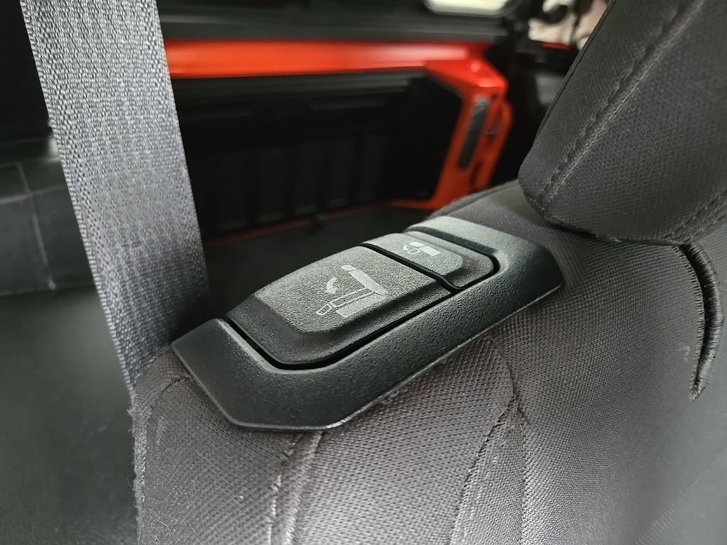 Used 2020 Jeep Wrangler Unlimited Sahara w/ Uconnect 4C Nav & Sound Group image 91