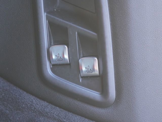 Used 2024 BMW X7 xDrive40i w/ M Sport Package image 43