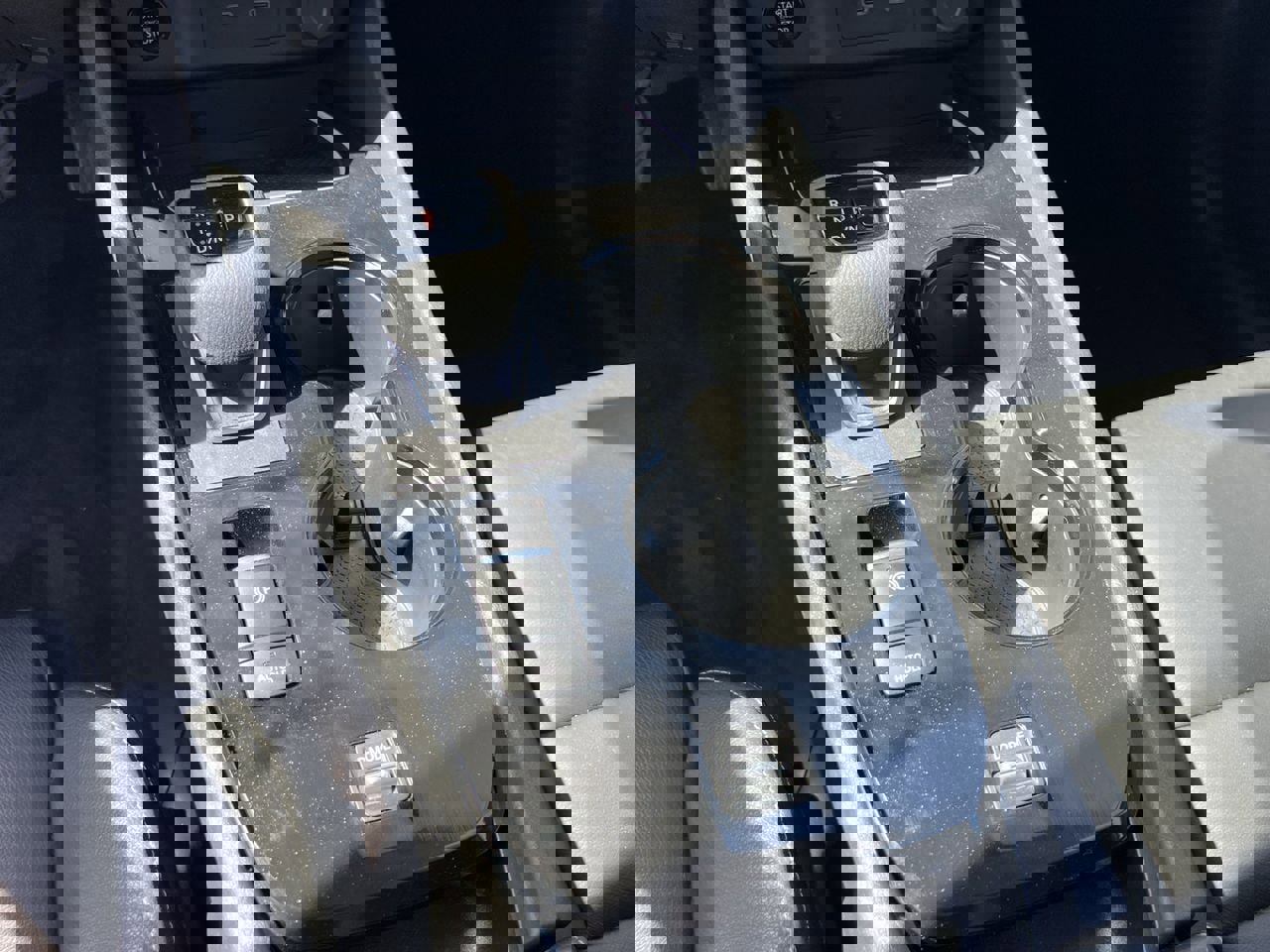 Used 2025 Nissan Rogue SL w/ Tech Package image 9