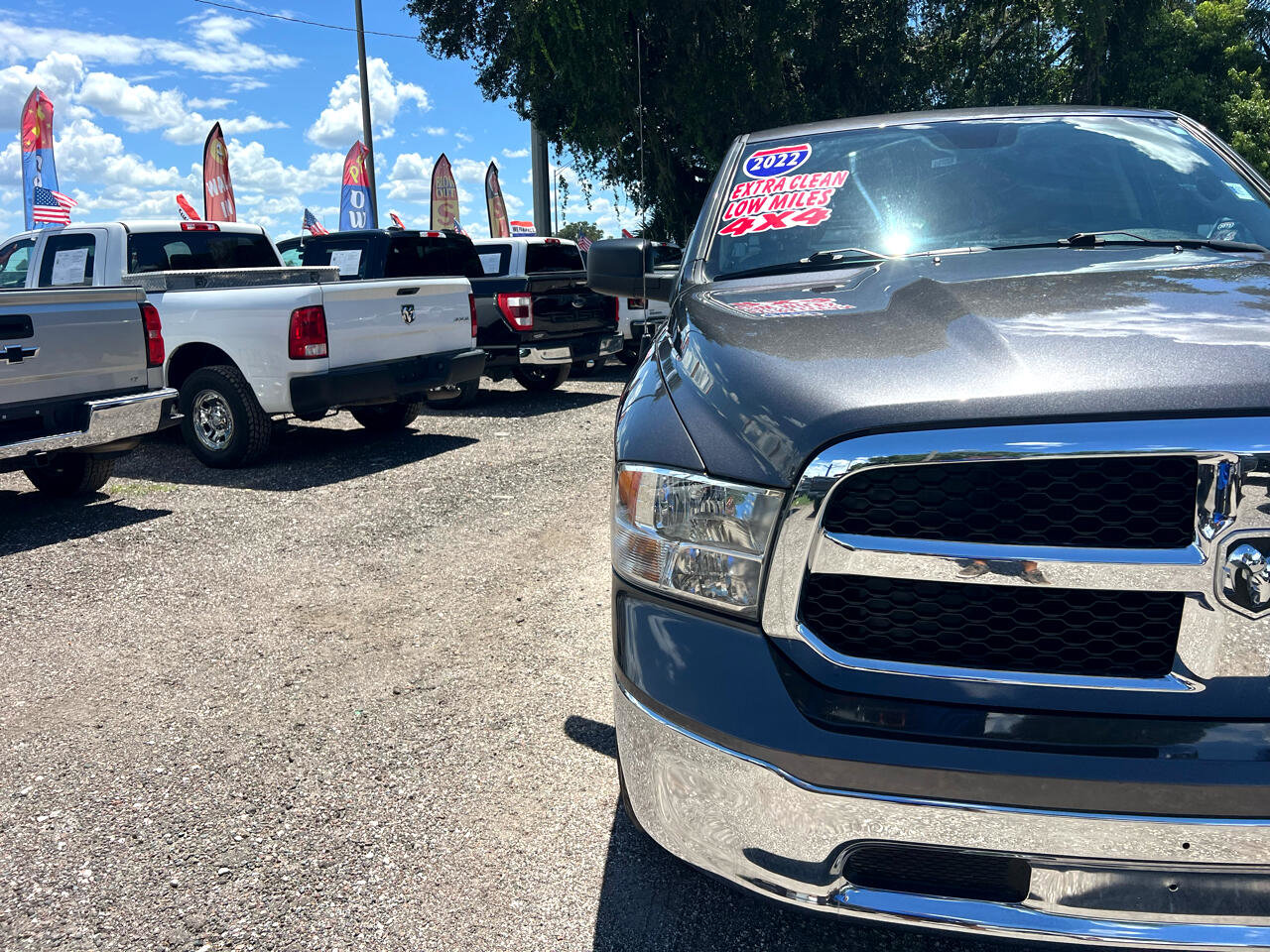 Used 2022 RAM 1500 Classic SLT image 9