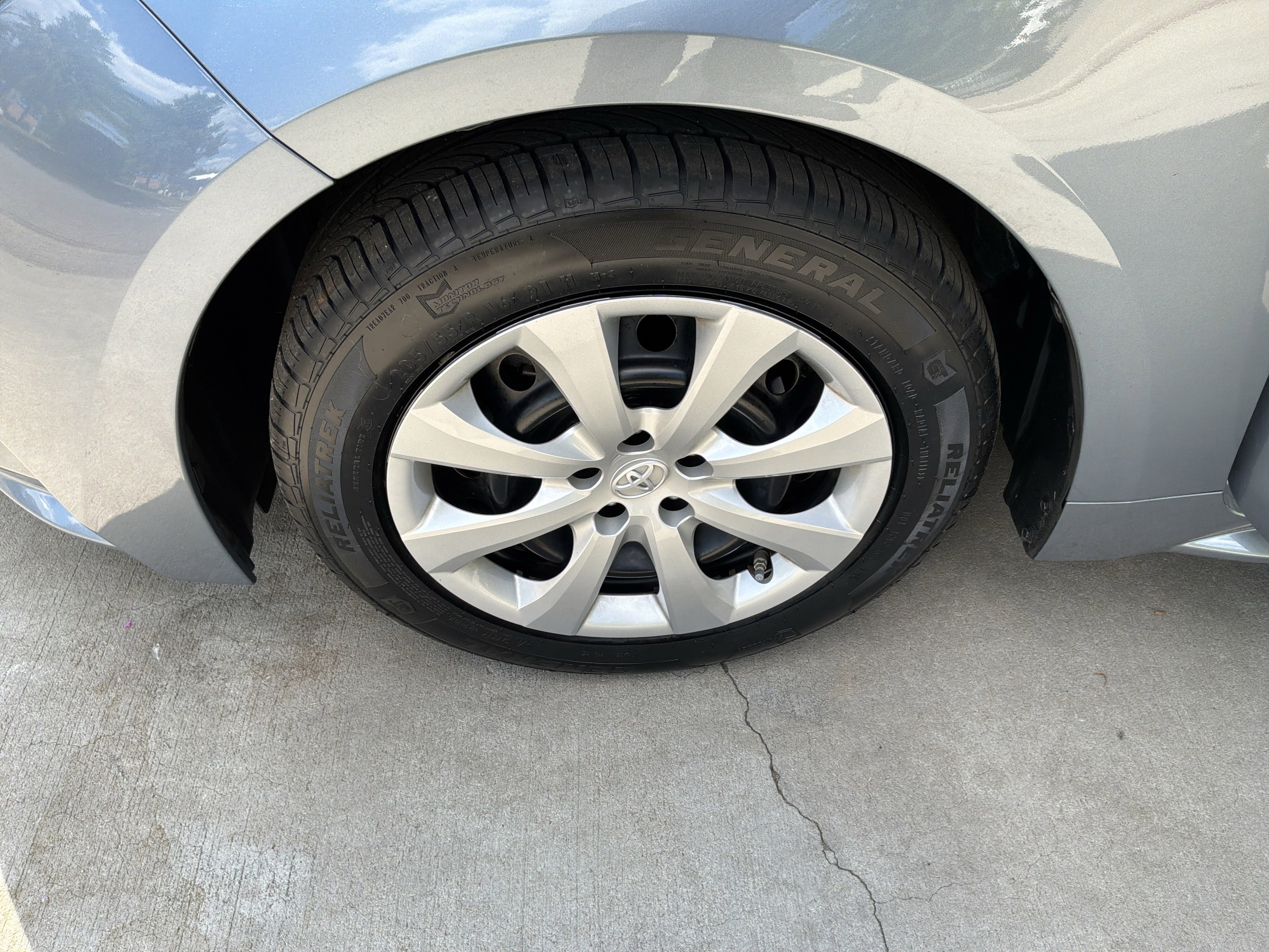 Used 2023 Toyota Corolla LE FWD image 13
