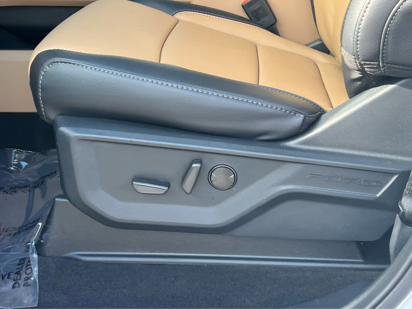 New 2026 Ford F250 Lariat w/ Lariat Premium Package AWD/4WD image 27