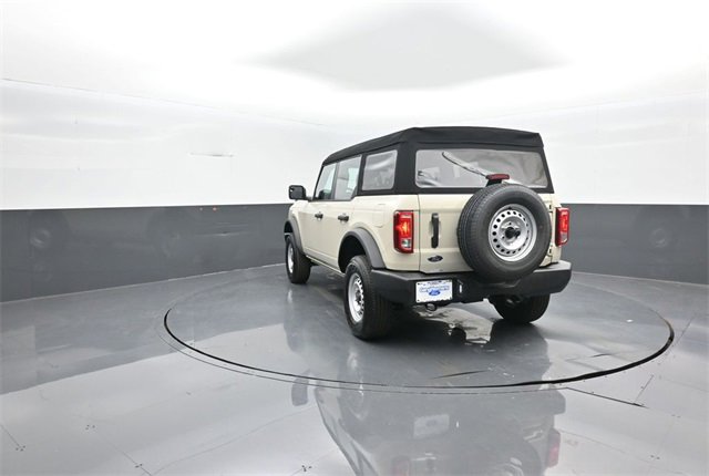 New 2025 Ford Bronco 4-Door image 5