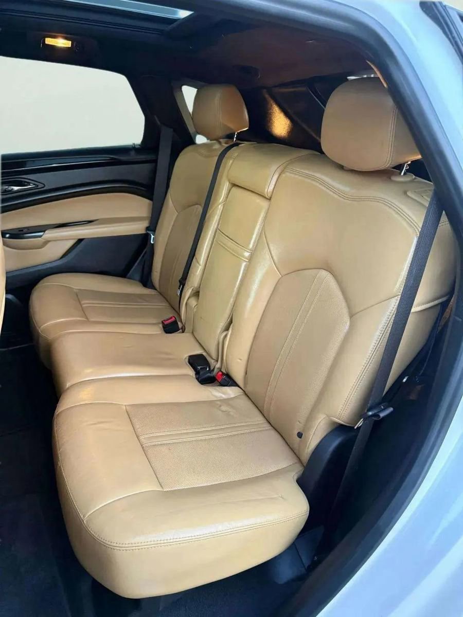 Used 2014 Cadillac SRX Performance w/ Driver Assist Package image 16