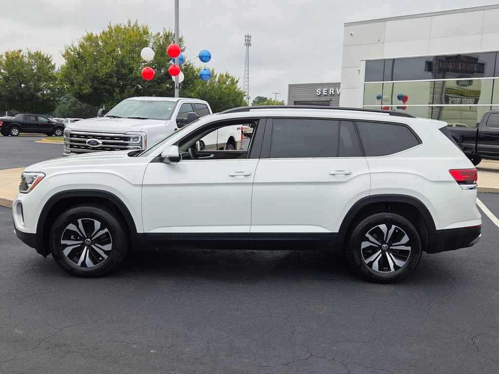 Used 2026 Volkswagen Atlas SE FWD image 2