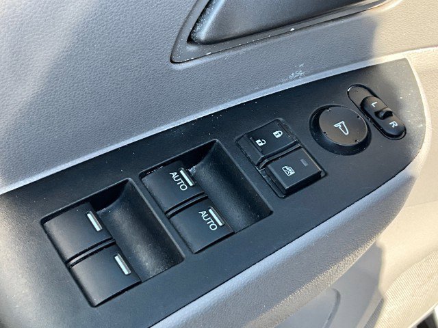 Used 2011 Honda Odyssey EX image 27