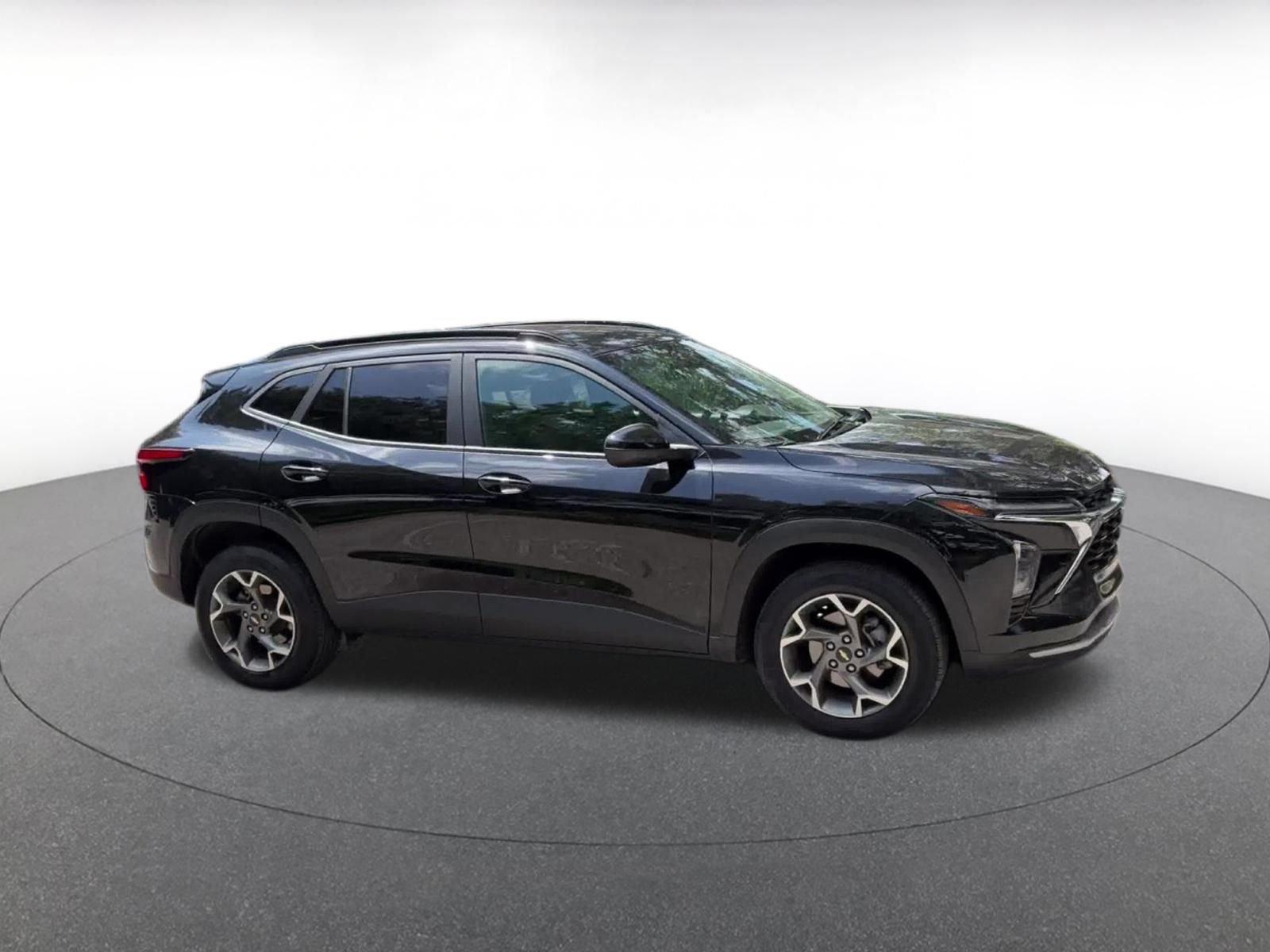 Used 2025 Chevrolet Trax LT FWD video 2