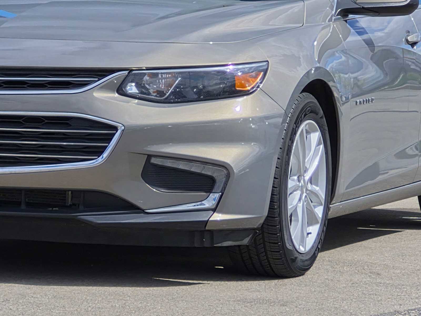 Used 2018 Chevrolet Malibu LT FWD image 8