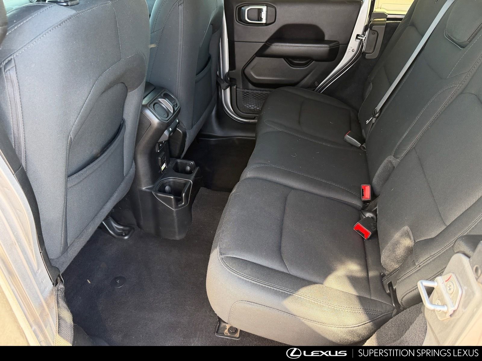 Used 2020 Jeep Wrangler Unlimited Sahara image 13