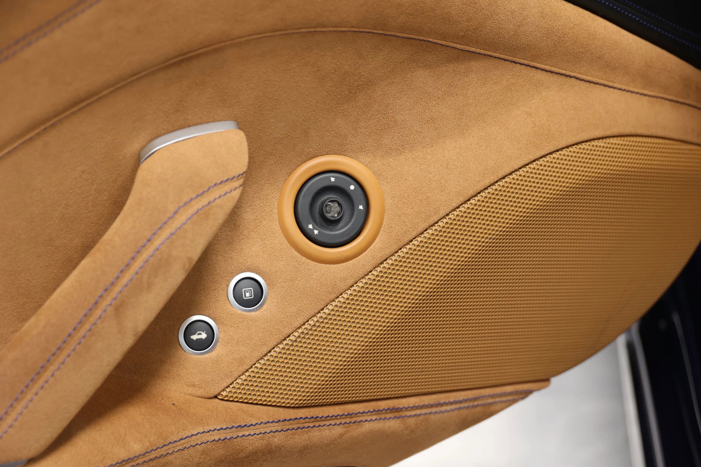 Used 2017 Ferrari California T image 14