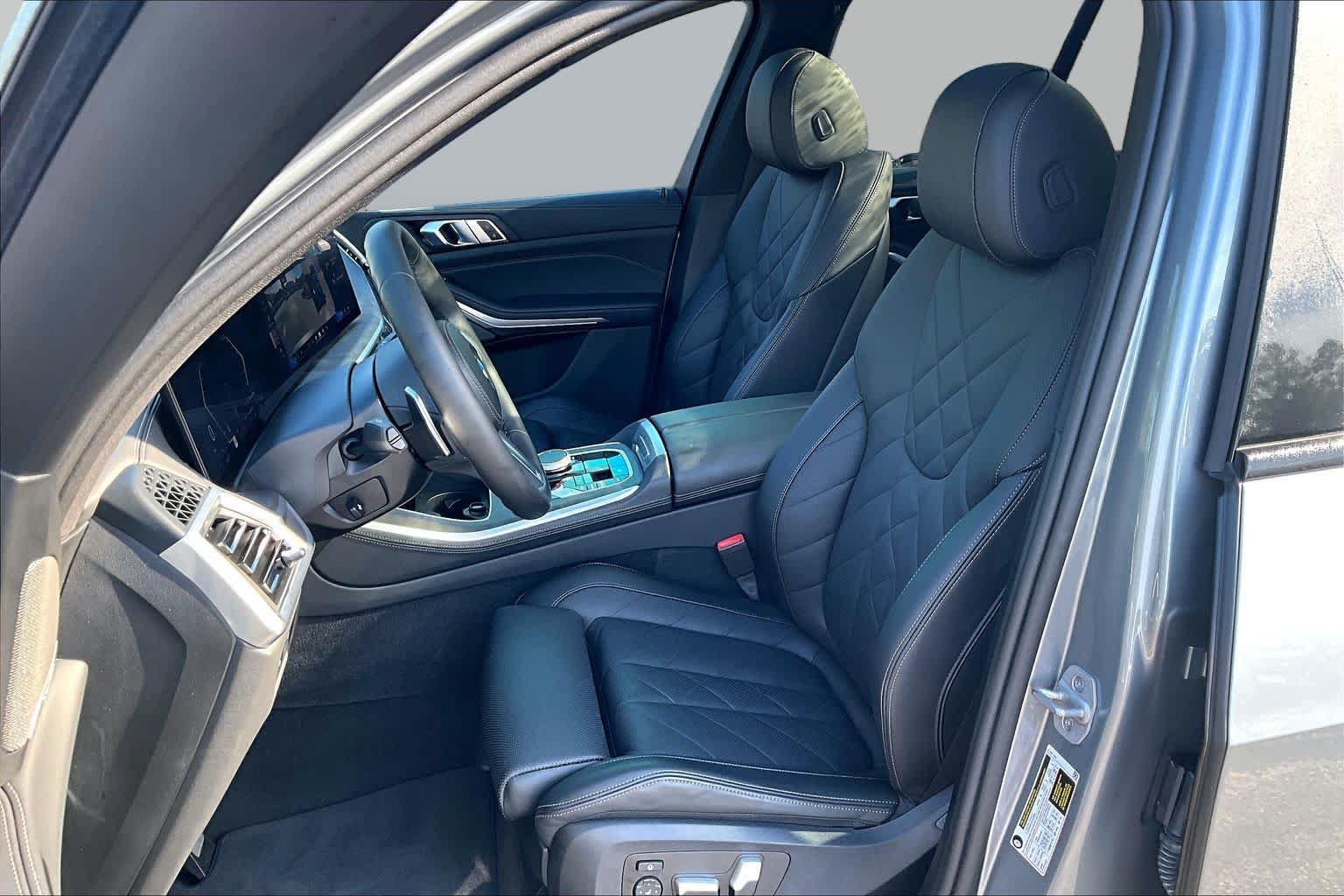 Used 2025 BMW X5 sDrive40i w/ M Sport Package RWD image 8