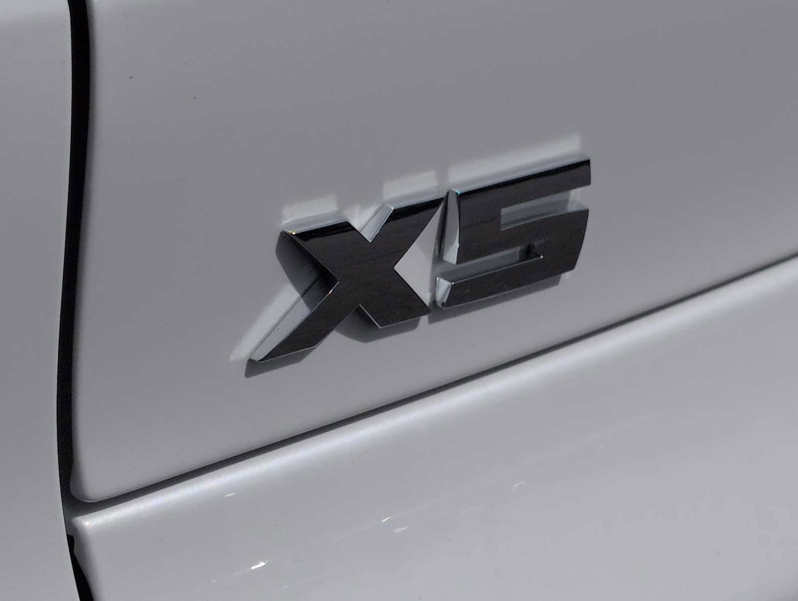 New 2026 BMW X5 M60i image 13