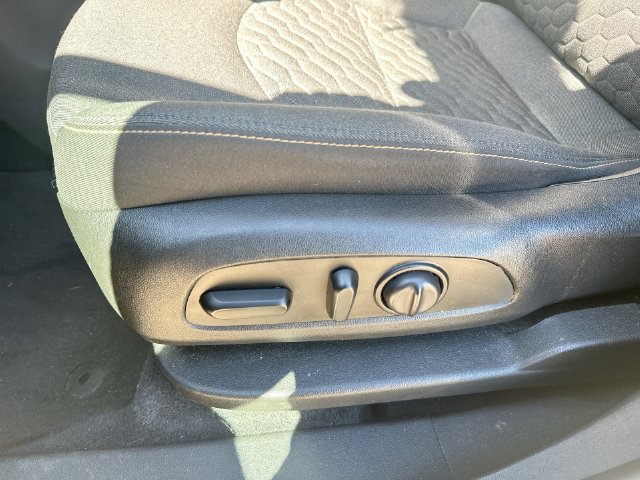 Used 2021 Chevrolet Equinox LT FWD image 40