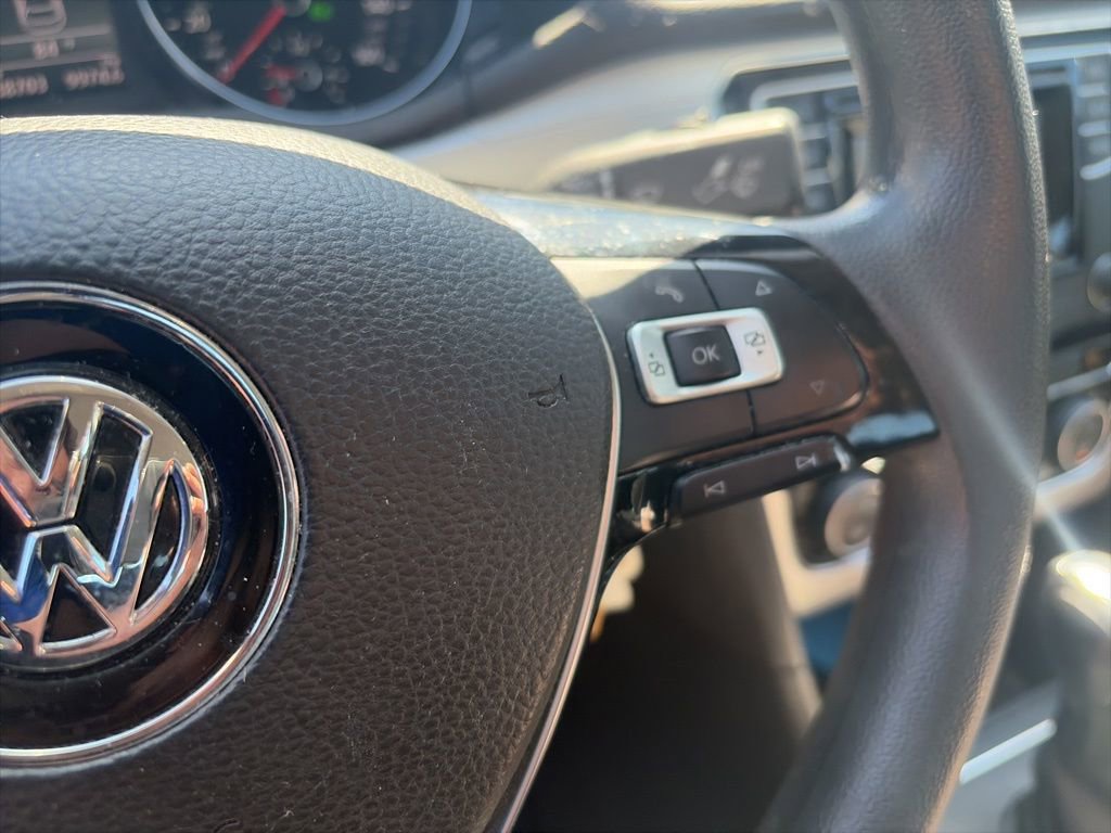 Used 2017 Volkswagen Passat 1.8T S image 14