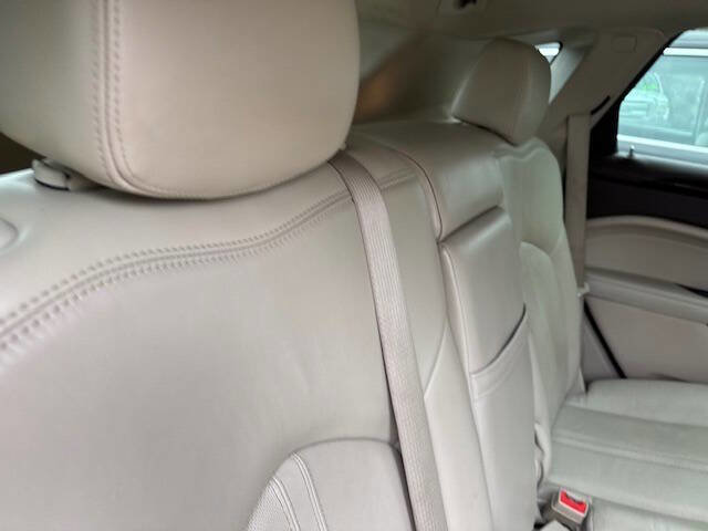 Used 2013 Cadillac SRX Luxury w/ Driver Awareness Package image 23