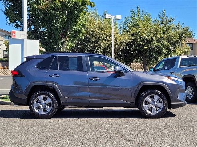 Used 2025 Toyota RAV4 XLE image 5