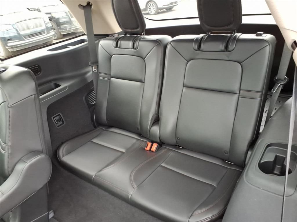 Certified 2024 Lincoln Aviator AWD w/ Premium Package image 13