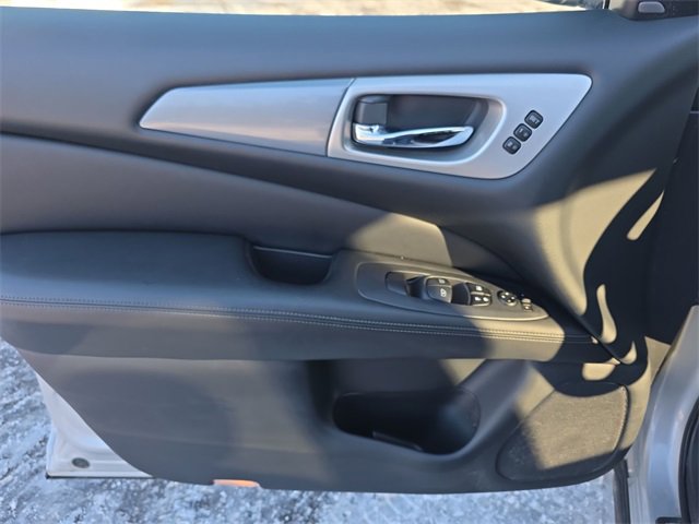 Certified 2020 Nissan Pathfinder SL image 13