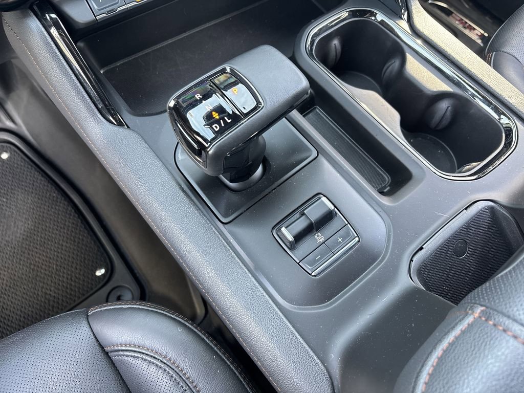 Used 2025 GMC Sierra 1500 AT4 image 16