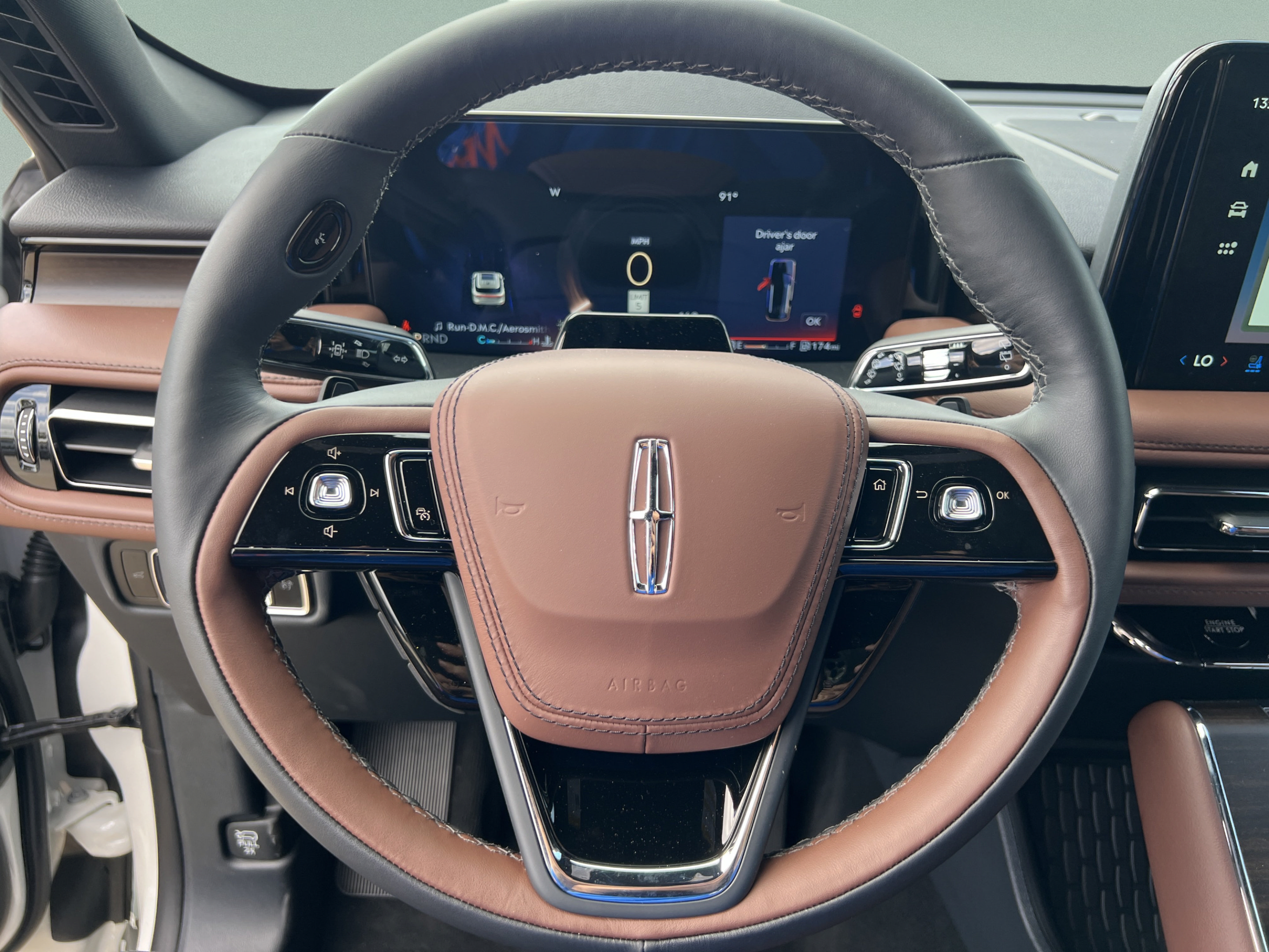 New 2027 Lincoln Aviator Reserve AWD/4WD image 16