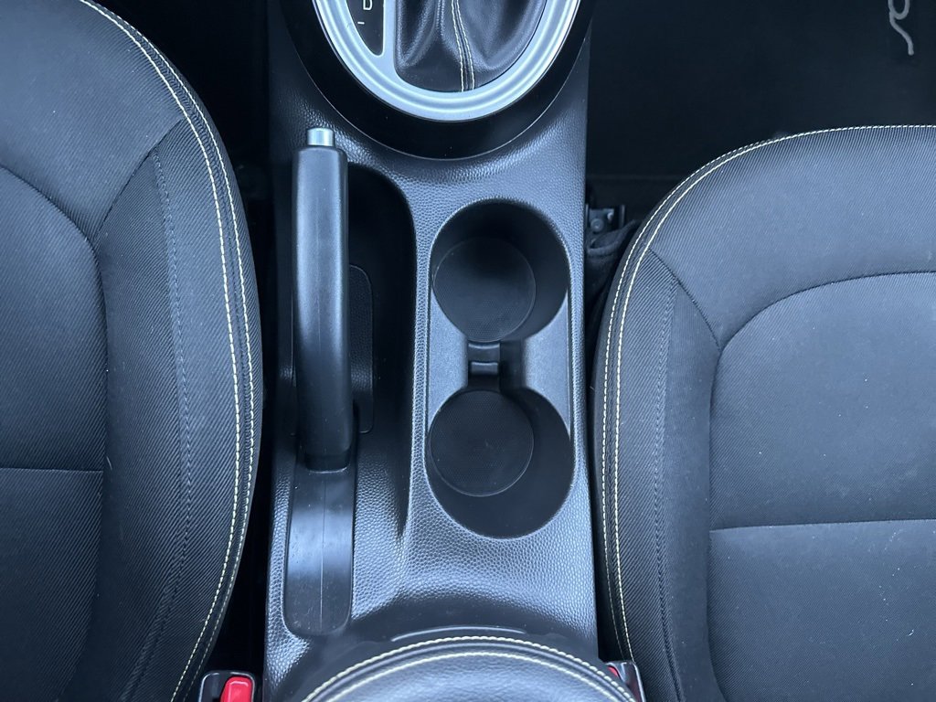Used 2016 Kia Soul + image 7