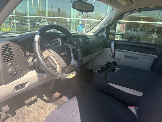 Used 2011 Chevrolet Silverado 2500 LT w/ Interior Plus Package RWD image 19