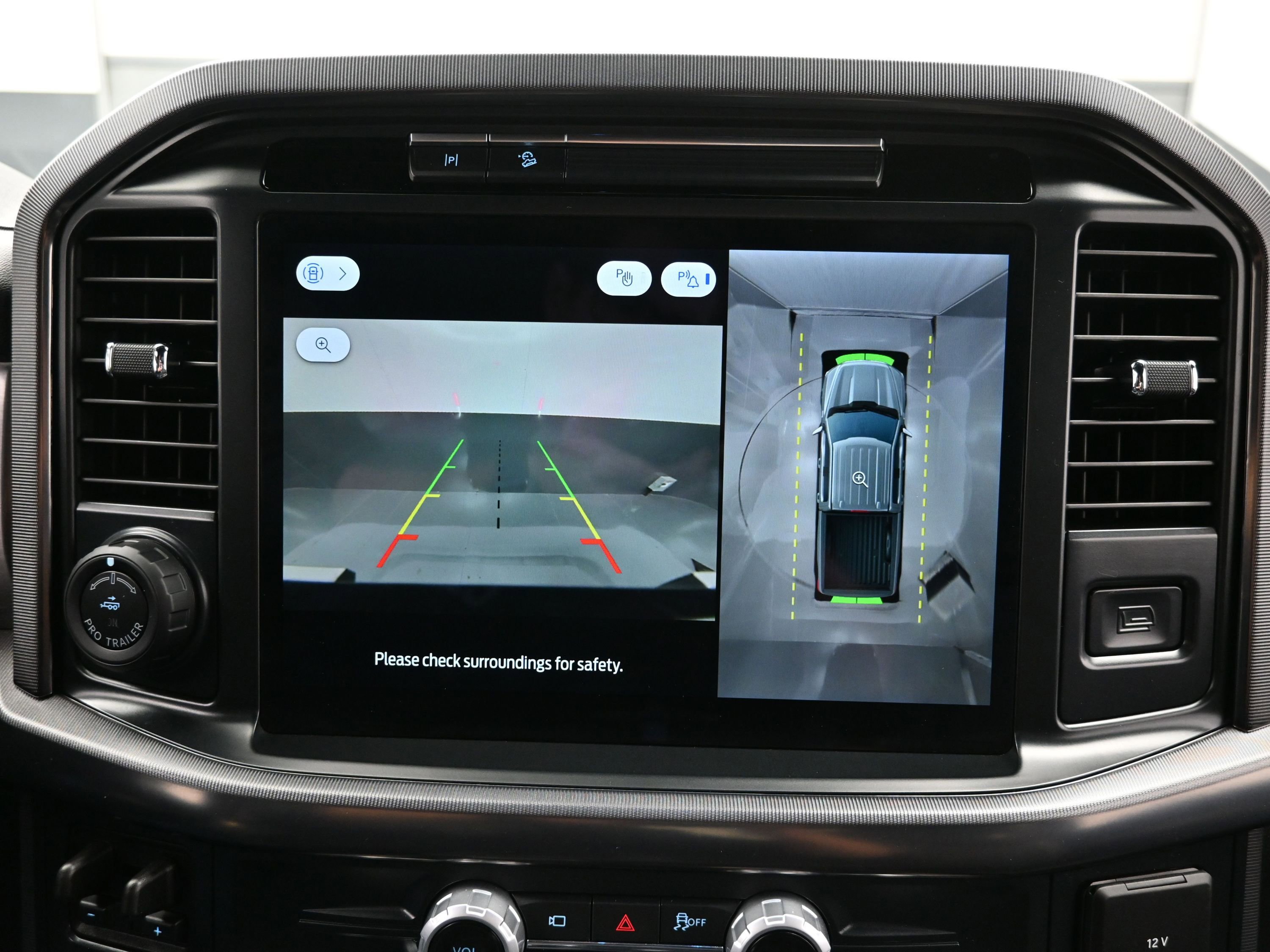 Used 2025 Ford F150 Platinum w/ FX4 Off-Road Package image 31