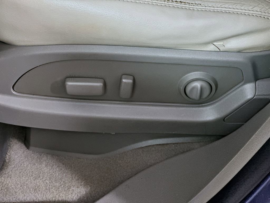 Used 2014 GMC Acadia SLT image 22