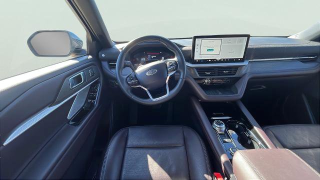 Certified 2025 Ford Explorer Platinum image 11