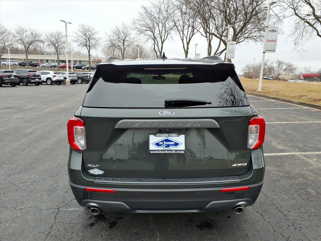Used 2022 Ford Explorer XLT w/ Equipment Group 202A AWD/4WD image 6
