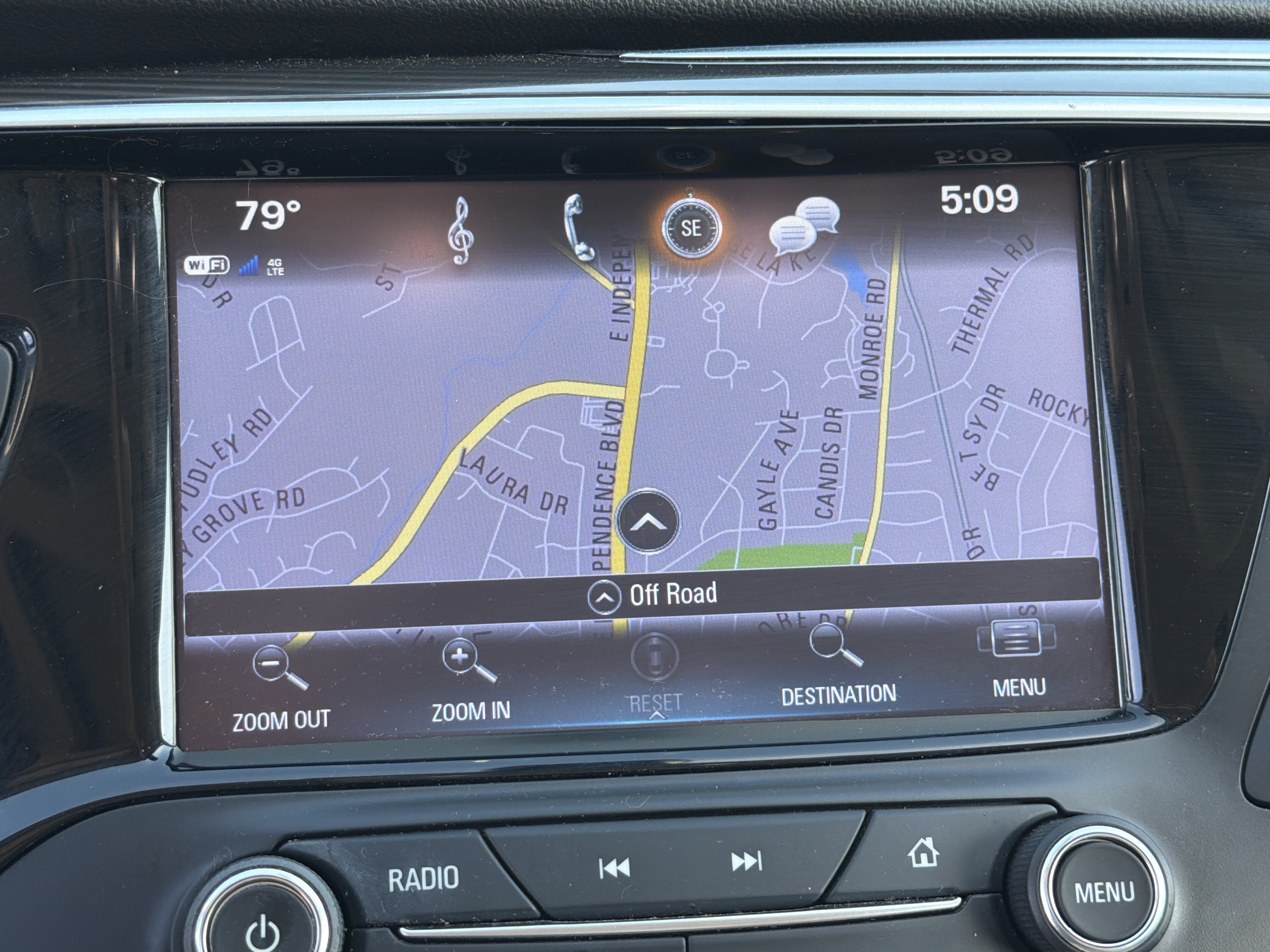 Used 2020 Buick Envision Essence w/ Experience Buick Package FWD image 24