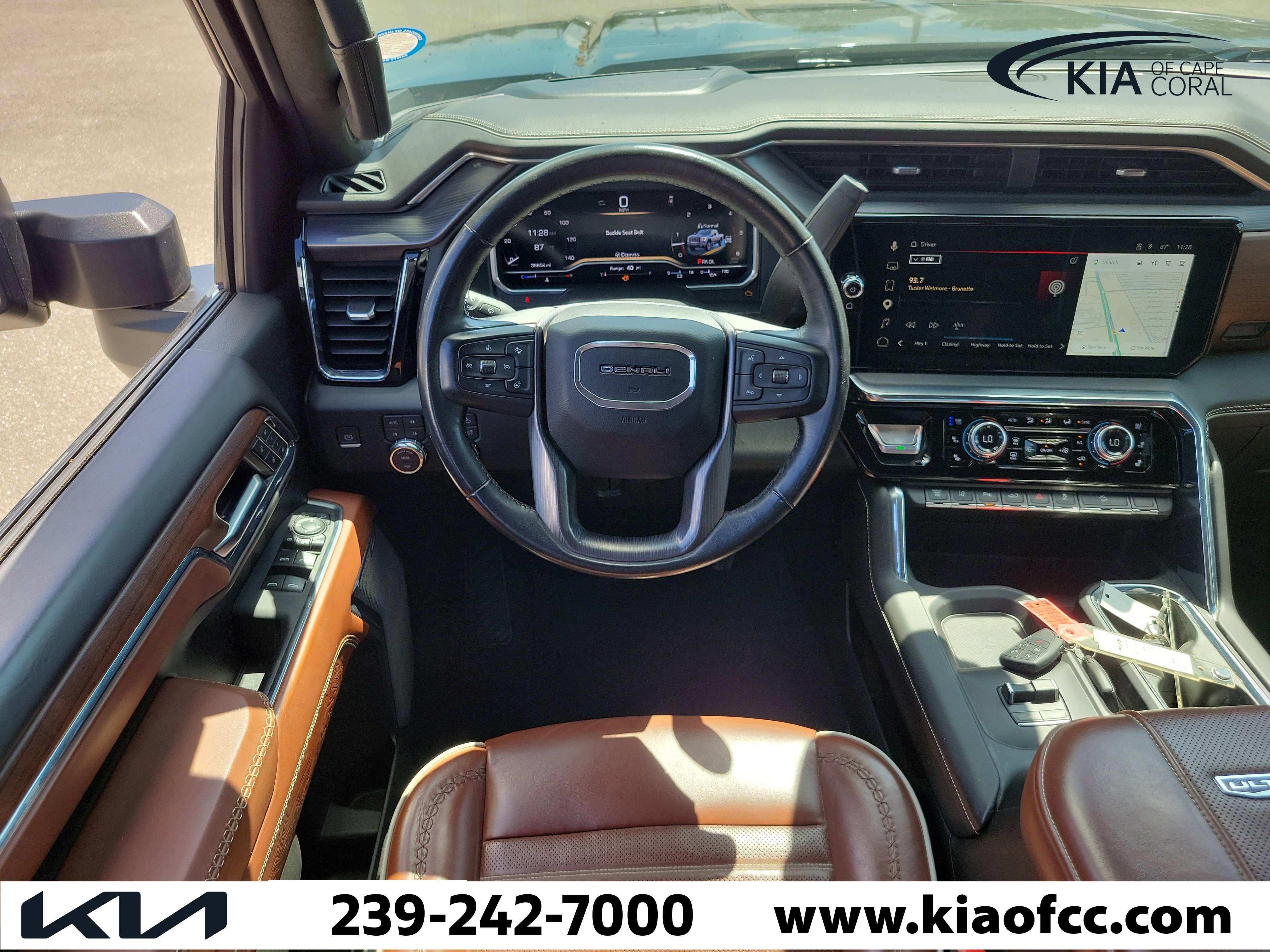 Used 2024 GMC Sierra 2500 Denali Ultimate w/ Snow Plow Prep/Camper Package AWD/4WD image 17