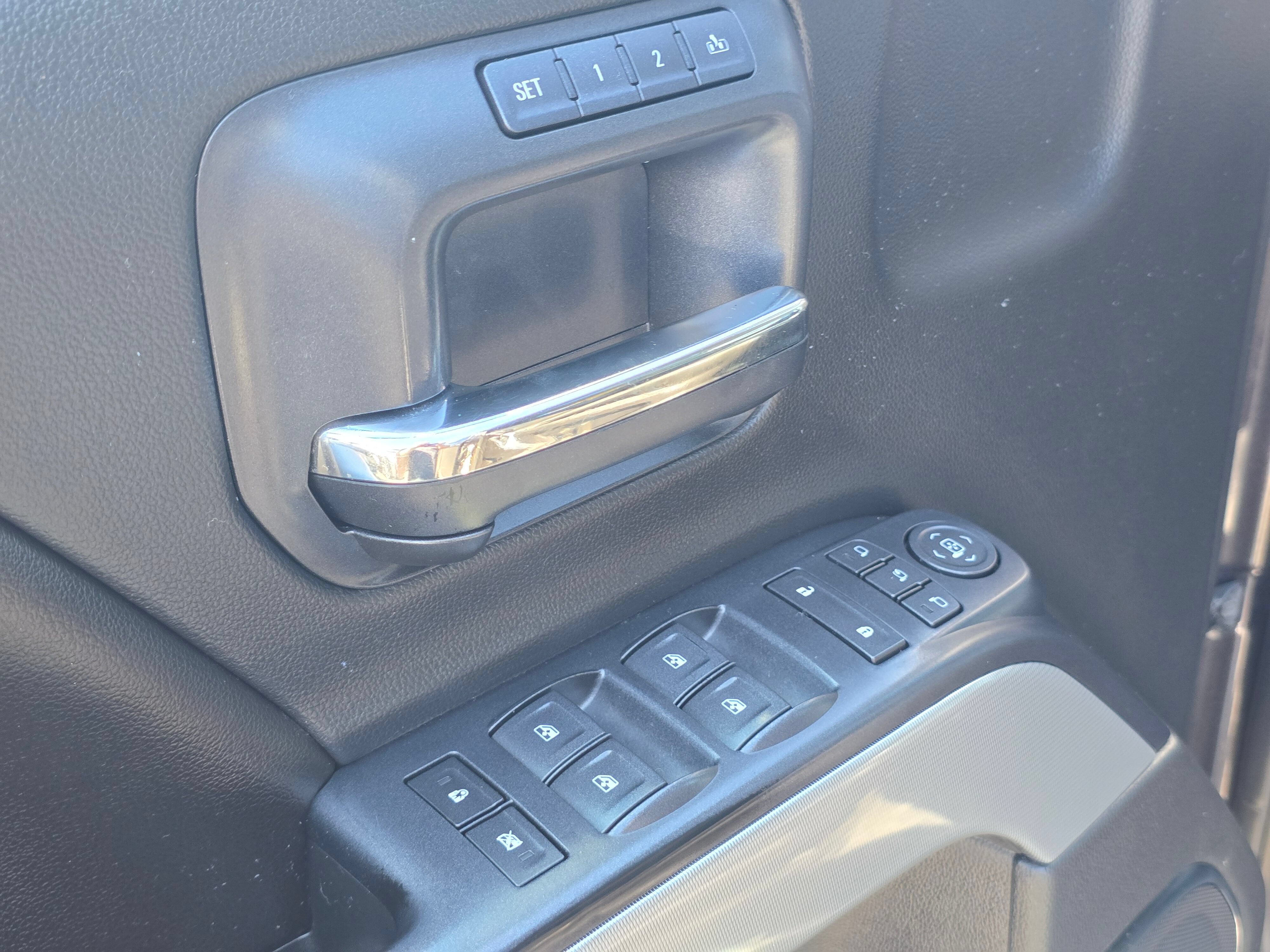 Used 2015 Chevrolet Silverado 1500 LTZ Z71 w/ LTZ Plus Package AWD/4WD image 24