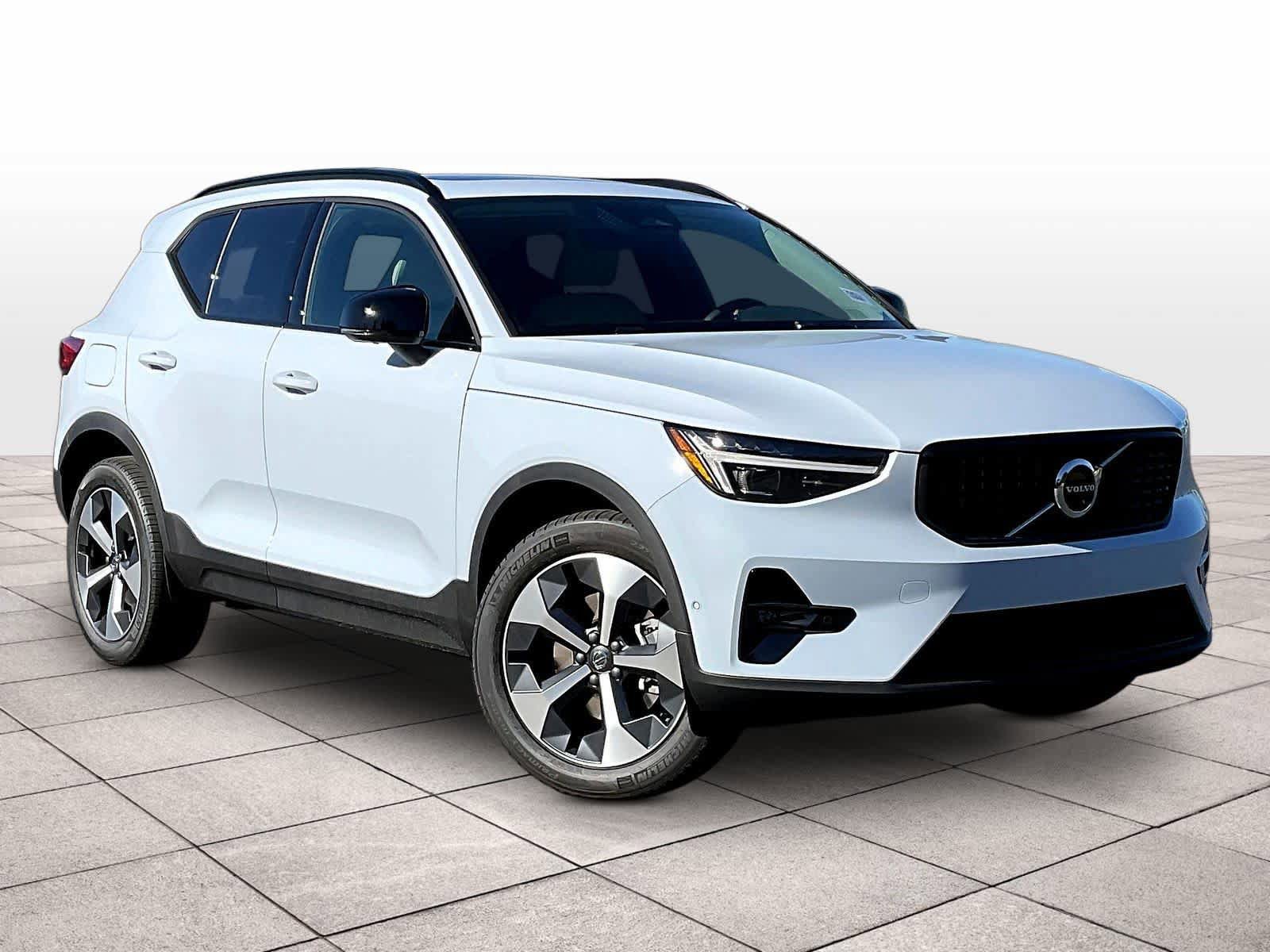 New 2026 Volvo XC40 B5 Plus w/ Protection Package Premier AWD/4WD image 2