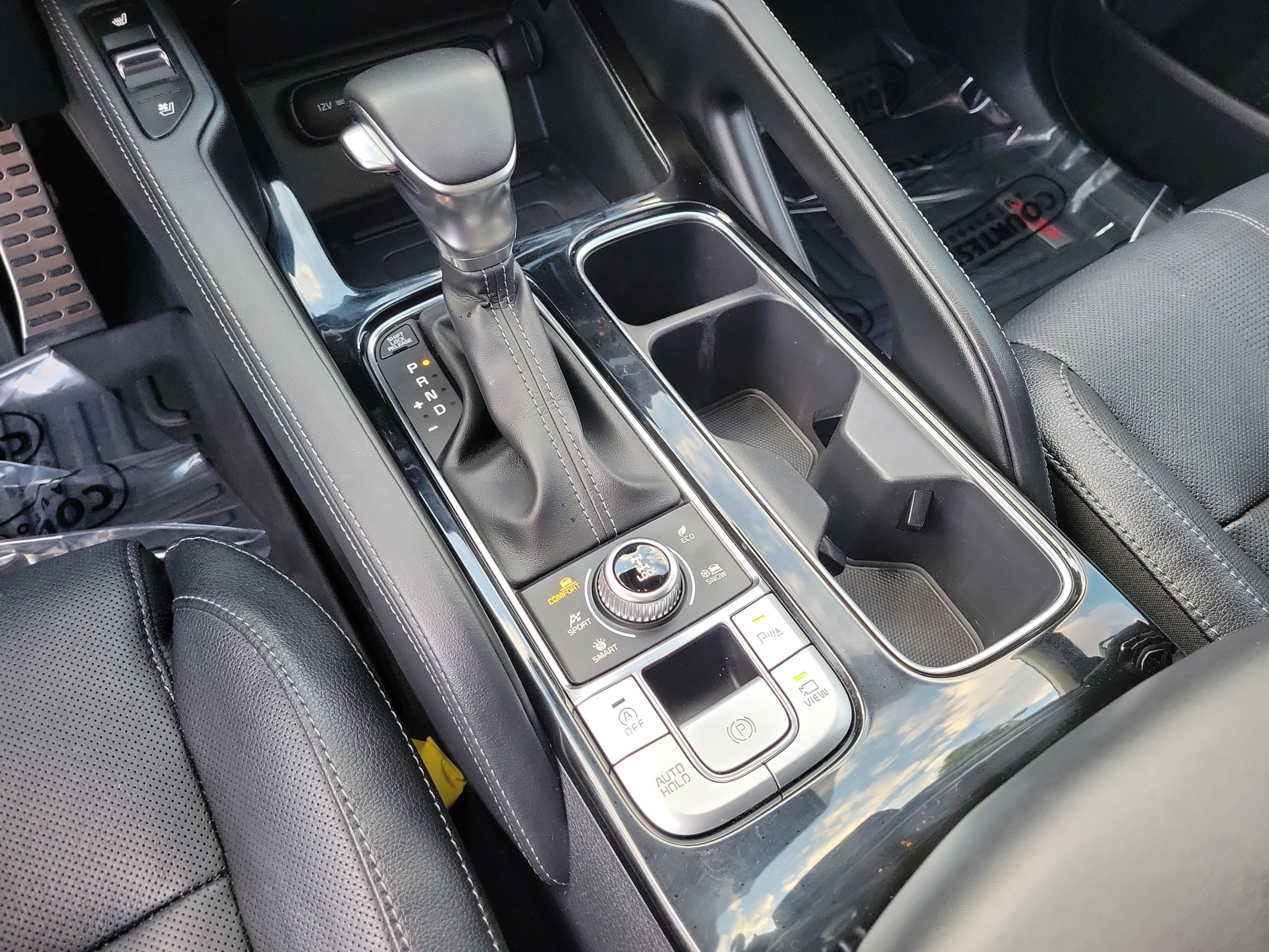 Certified 2022 Kia Telluride SX w/ Nightfall Edition Package AWD/4WD image 24