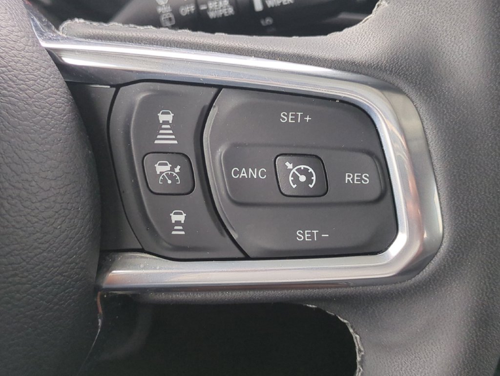 Used 2025 Jeep Wrangler Unlimited Sahara AWD/4WD image 27