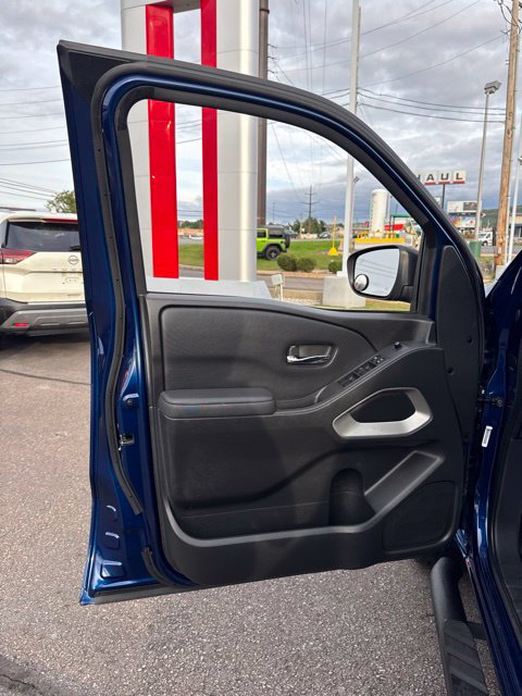 Certified 2022 Nissan Frontier SV AWD/4WD image 11